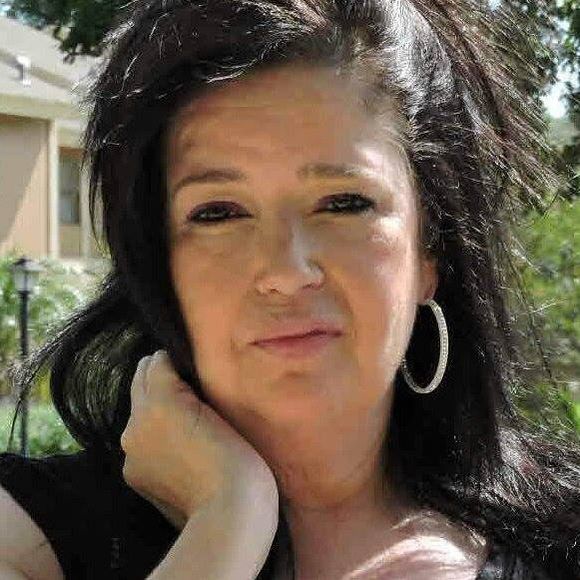 Meet your Posher, Laura - Picture 1 of 1